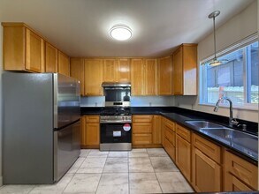 2225-2225 9th Ave in Oakland, CA - Building Photo - Building Photo