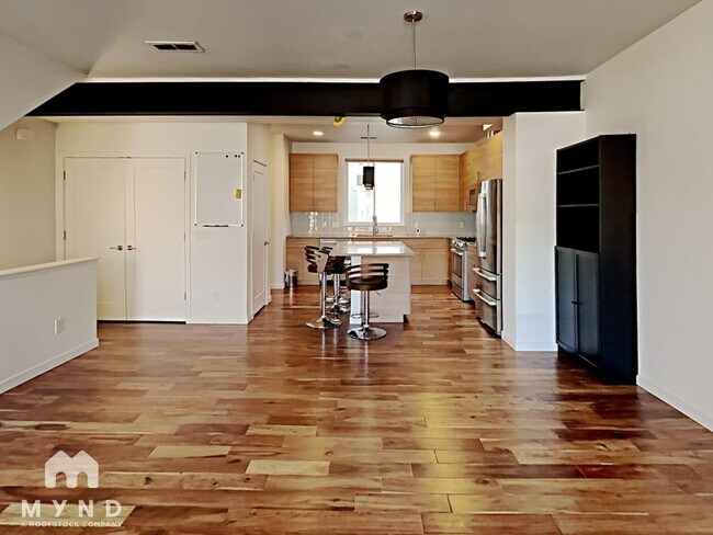 990 W 9th Ave in Denver, CO - Building Photo - Building Photo