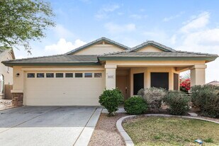 8026 S 48th Dr, Unit 3a in Phoenix, AZ - Building Photo