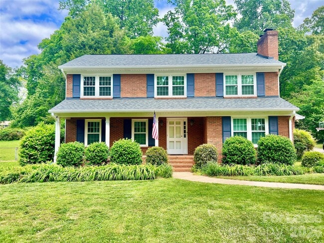 6840 Newhall Rd in Charlotte, NC - Building Photo - Building Photo