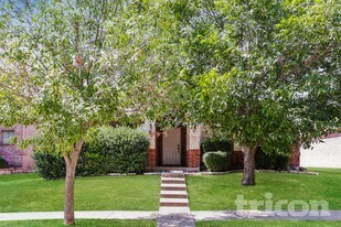 203 Happy Ln in Red Oak, TX - Building Photo