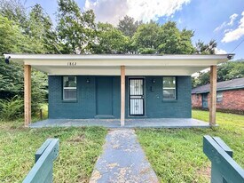 1862 Farrington St in Memphis, TN - Building Photo