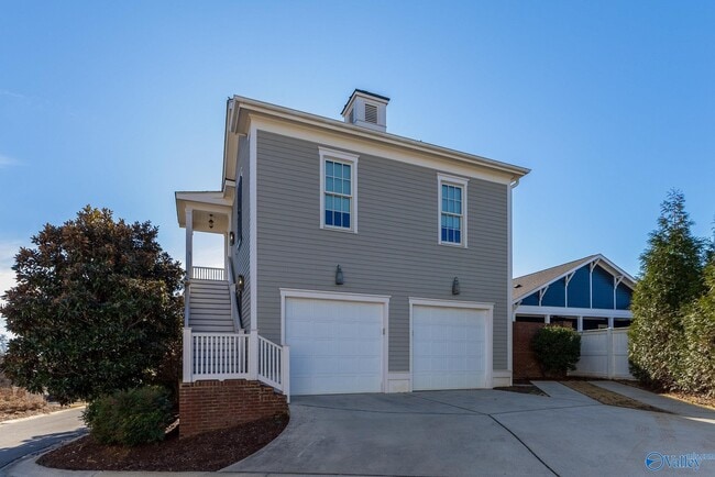 property at 32 Hillcrest Ave NW