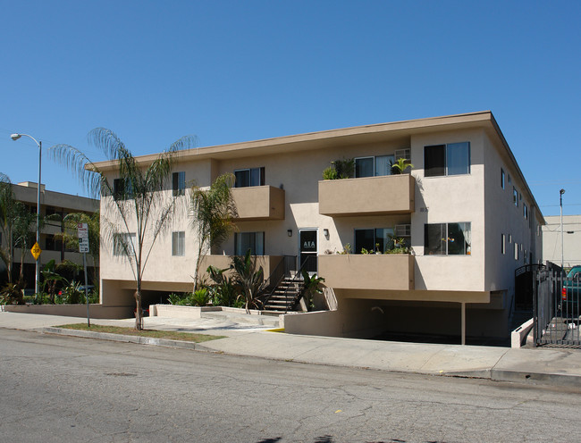 903 N Hudson Ave in Los Angeles, CA - Building Photo - Building Photo