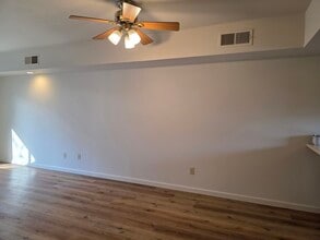 121 Elbridge Ave in Cloverdale, CA - Building Photo - Building Photo