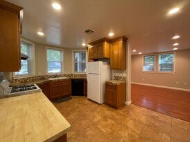 1822 T St in Sacramento, CA - Building Photo