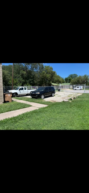 2906 Sweeney Ln in Austin, TX - Foto de edificio - Building Photo