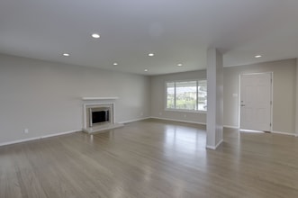 2246 Kent St in San Mateo, CA - Building Photo - Building Photo