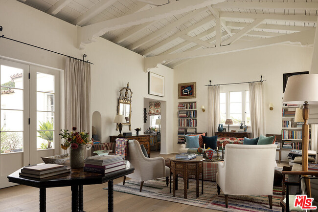 722 Adelaide Pl in Santa Monica, CA - Building Photo - Building Photo