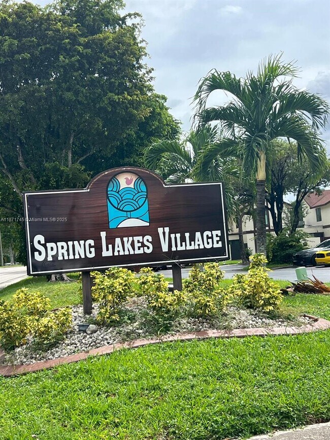 526 NW 99th Ct in Miami, FL - Building Photo - Building Photo