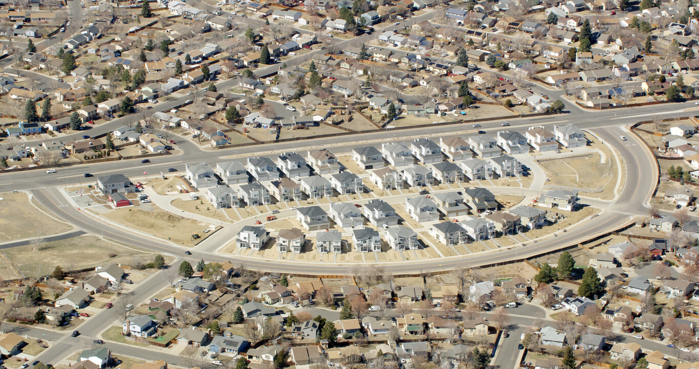 Urban Collection at East Bend in Aurora, CO - Building Photo