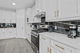 610 Parker Cir in Garland, TX - Building Photo - Building Photo