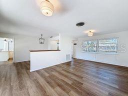 1001 Chinaberry Rd in Clearwater, FL - Building Photo - Building Photo