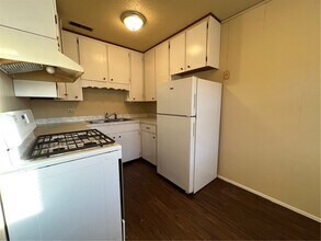 2004 Theodore Dr, Unit D in Springdale, AR - Building Photo - Building Photo