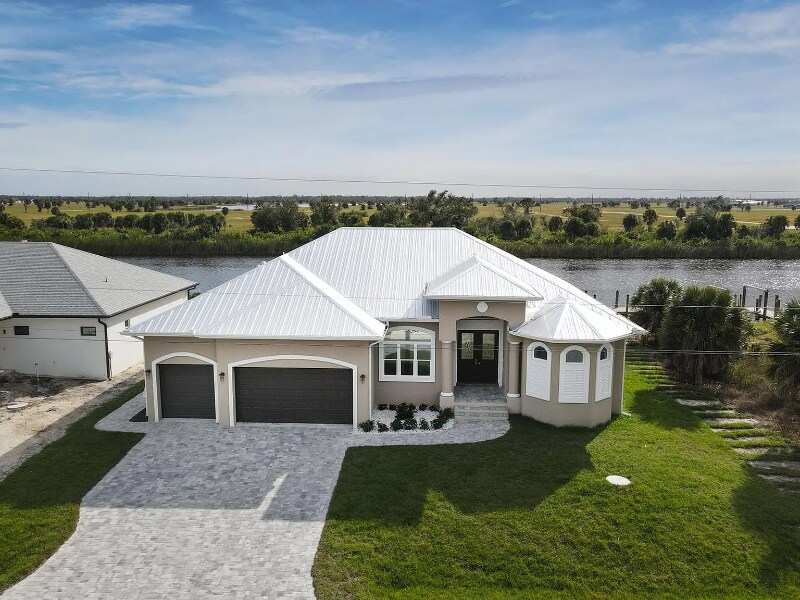 13329 Longville Ave in Port Charlotte, FL - Building Photo