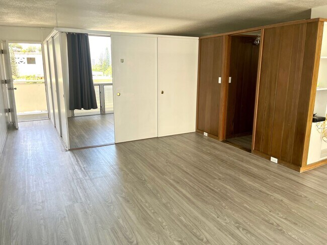 419A Atkinson Dr-Unit -Atkinson Towers #605 in Honolulu, HI - Building Photo - Building Photo