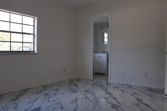 1405 Miami Rd, Unit 5 in Fort Lauderdale, FL - Building Photo - Building Photo