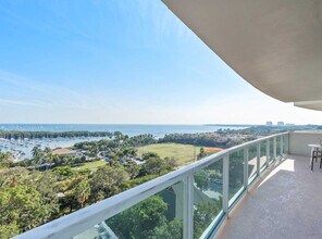 2889 McFarlane Rd in Miami, FL - Building Photo - Building Photo