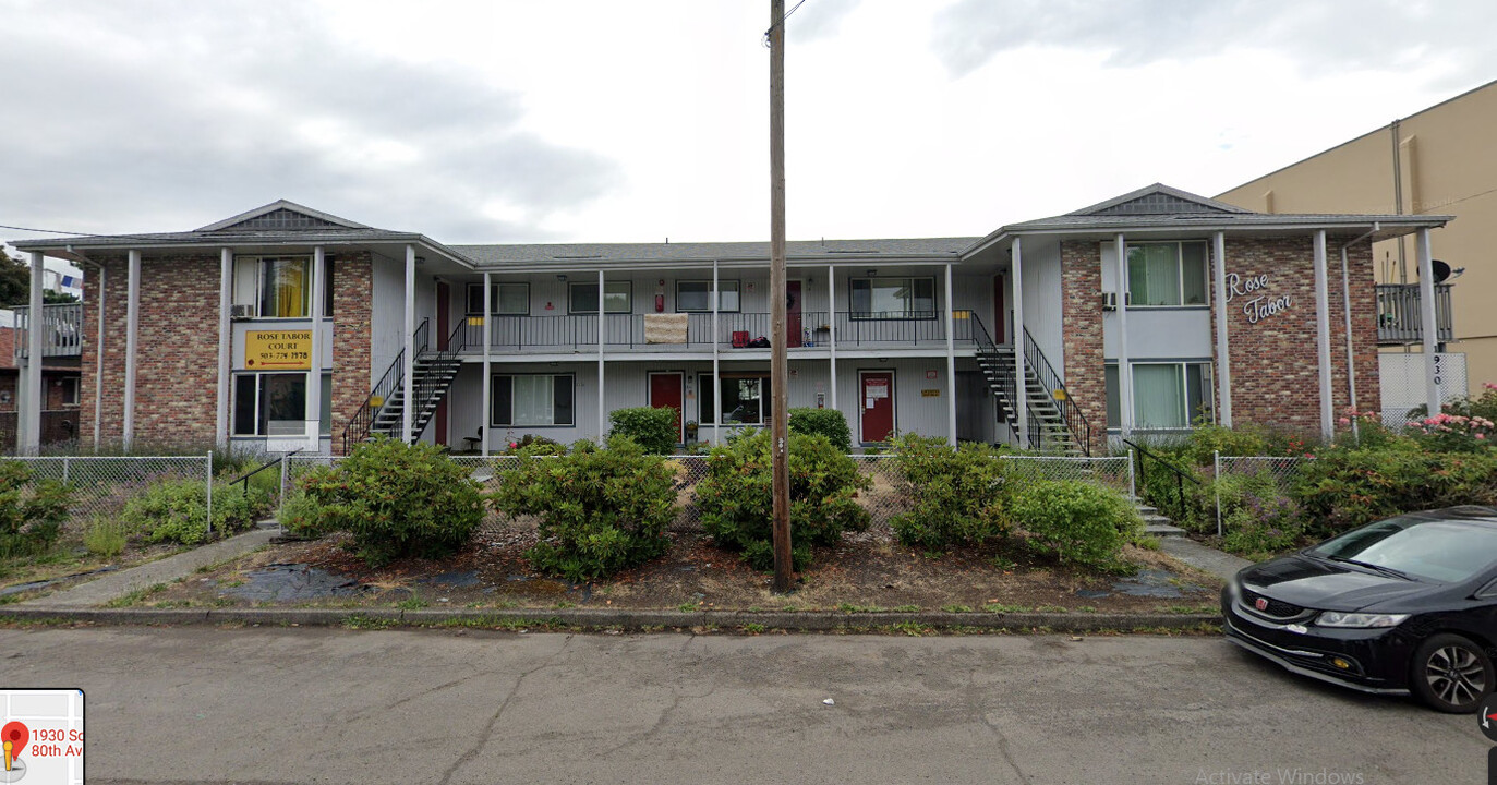 Rose Tabor Apartments in Portland, OR - Building Photo