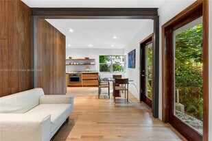 226 Jefferson Ave in Miami Beach, FL - Building Photo