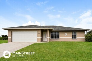 1201 NE 19th St in Cape Coral, FL - Building Photo