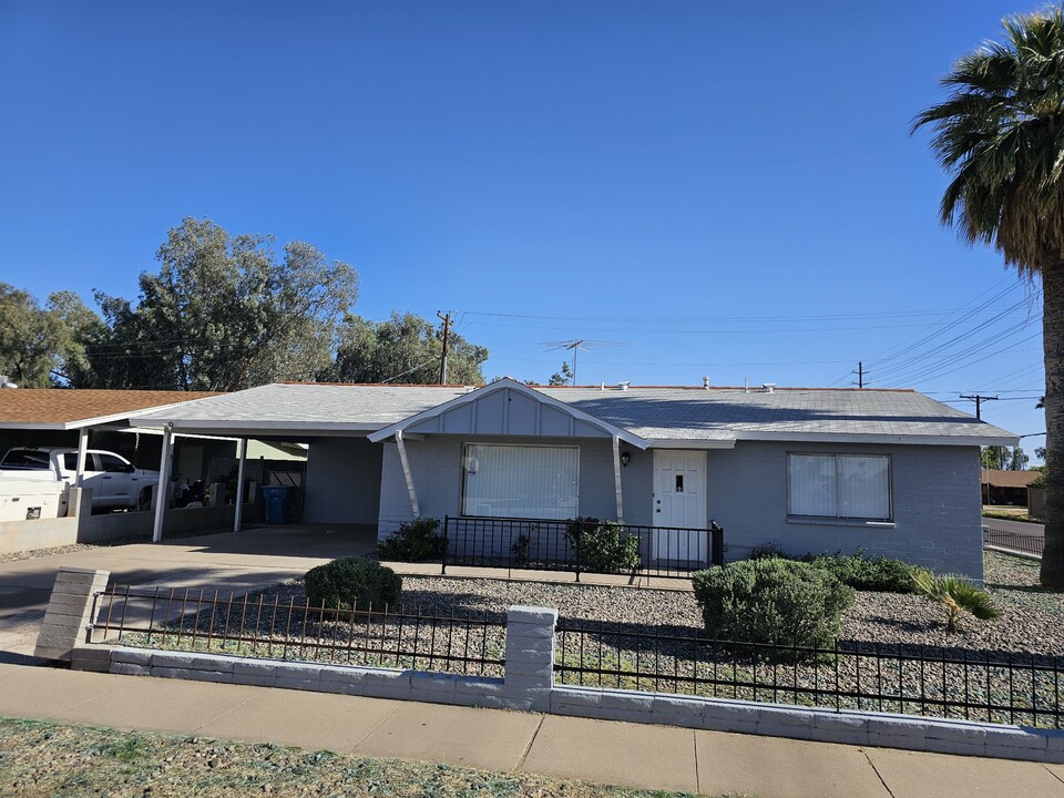 3653 W Berridge Ln in Phoenix, AZ - Building Photo