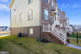 18187 Red Mulberry Rd in Dumfries, VA - Building Photo - Building Photo