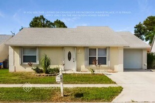 5447 Twin Oakes Rd in Greenacres, FL - Building Photo