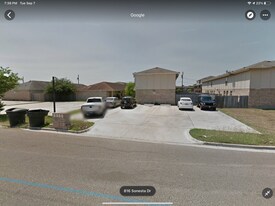 817 Sonesta Dr, Unit #2 in Harlingen, TX - Building Photo