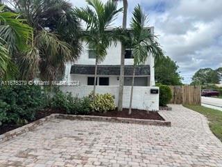 7599 NW 73rd Terrace in Tamarac, FL - Foto de edificio