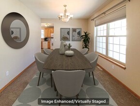 1805 Deer Path in Waukesha, WI - Foto de edificio - Building Photo