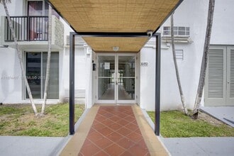 16450 NW 2nd Ave in Miami, FL - Building Photo - Building Photo