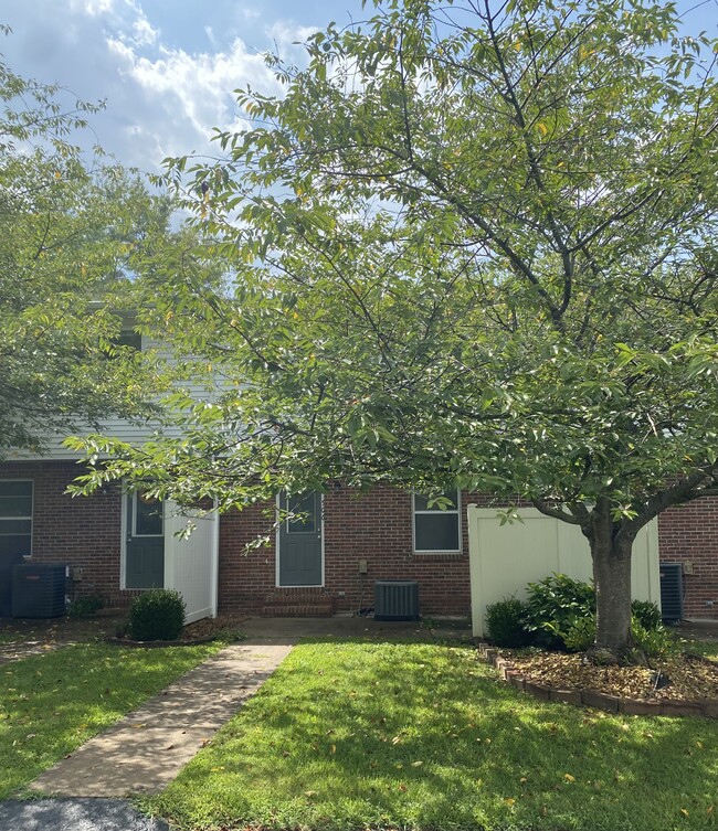 506 Deer Lick Pl in Paducah, KY - Building Photo - Building Photo