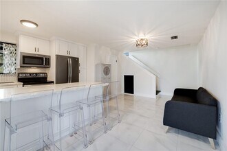 2801 SW 106th Ave in Miami, FL - Building Photo - Building Photo