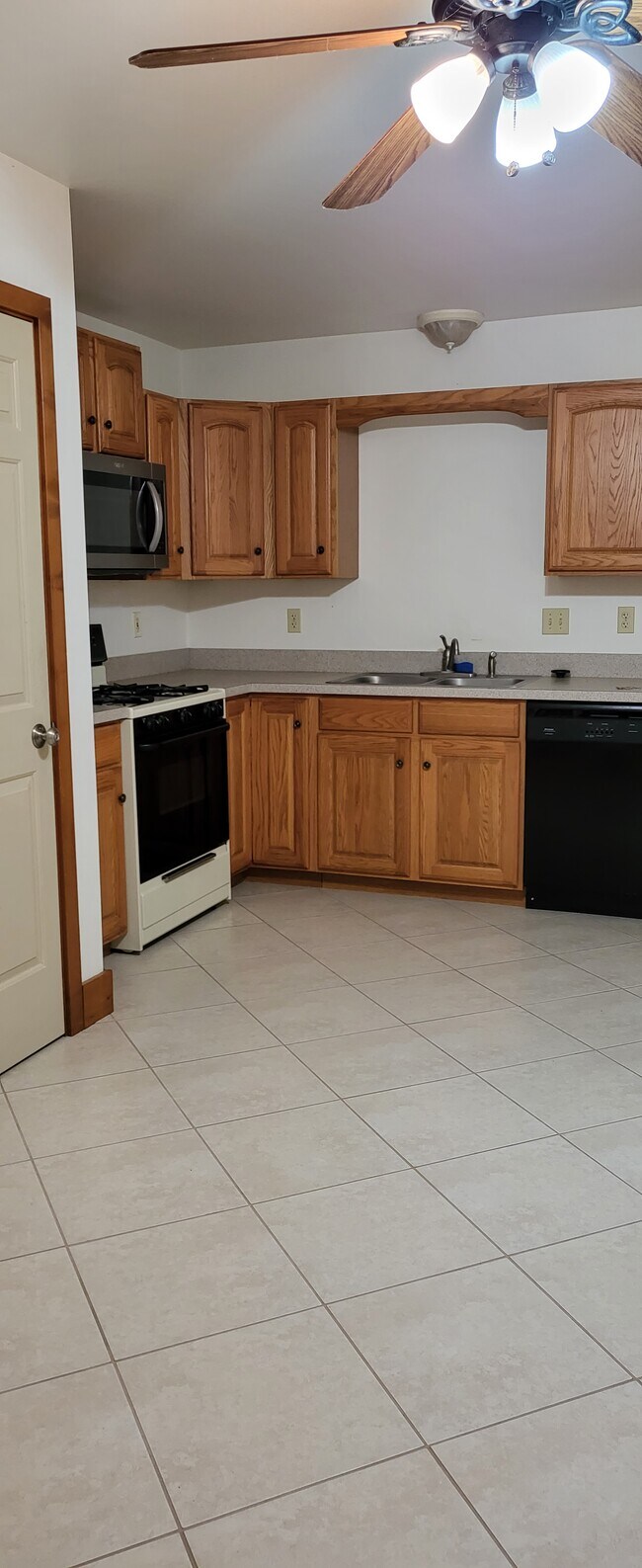 38 Nolts Ln Rentals in Leola, PA