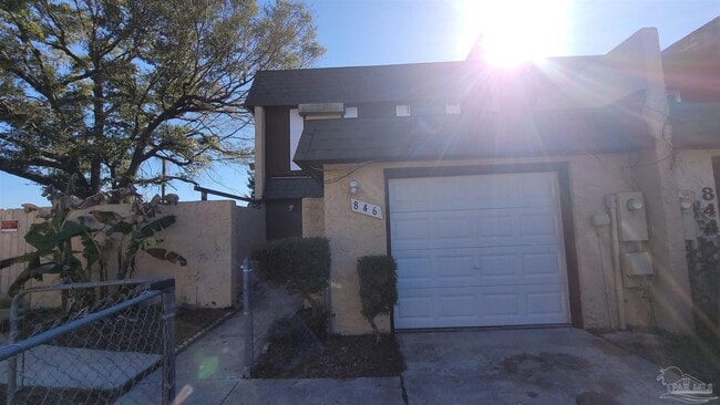 property at 846 Esconditas Pl