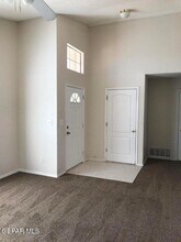 11811 2 Towers Dr in El Paso, TX - Building Photo - Building Photo