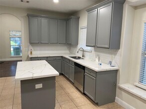 20123 Travis Falls Dr in Tomball, TX - Building Photo - Building Photo