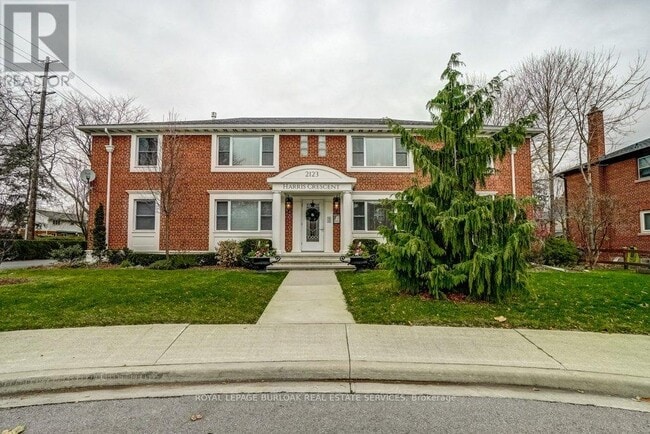 property at 2123-2123 Harris Crescent