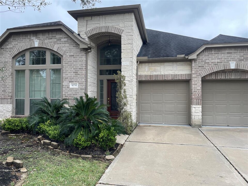 4134 Candle Cove Ct in Sugar Land, TX - Building Photo