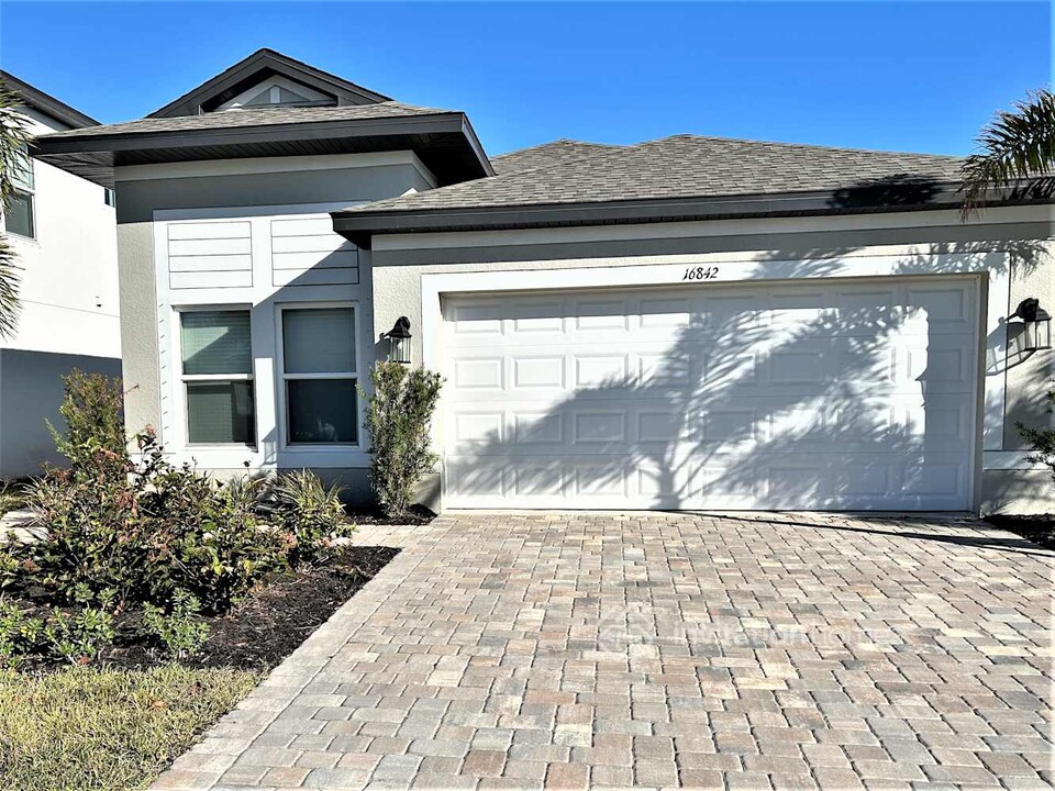 16842 Celebration Dr in Port Charlotte, FL - Building Photo