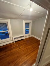 130 Cliff St, Unit 2 in Naugatuck, CT - Building Photo - Building Photo