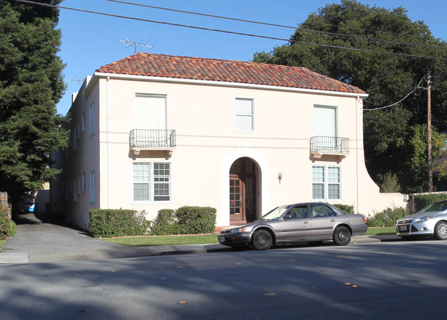 The Gardens in San Mateo, CA - Building Photo - Building Photo