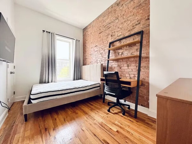 Furnished room/NOT APARTMENT in Brooklyn, NY - Building Photo - Building Photo