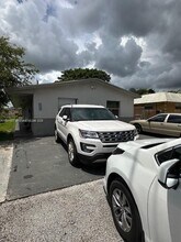 851 SW 9th St in Hallandale Beach, FL - Building Photo - Building Photo