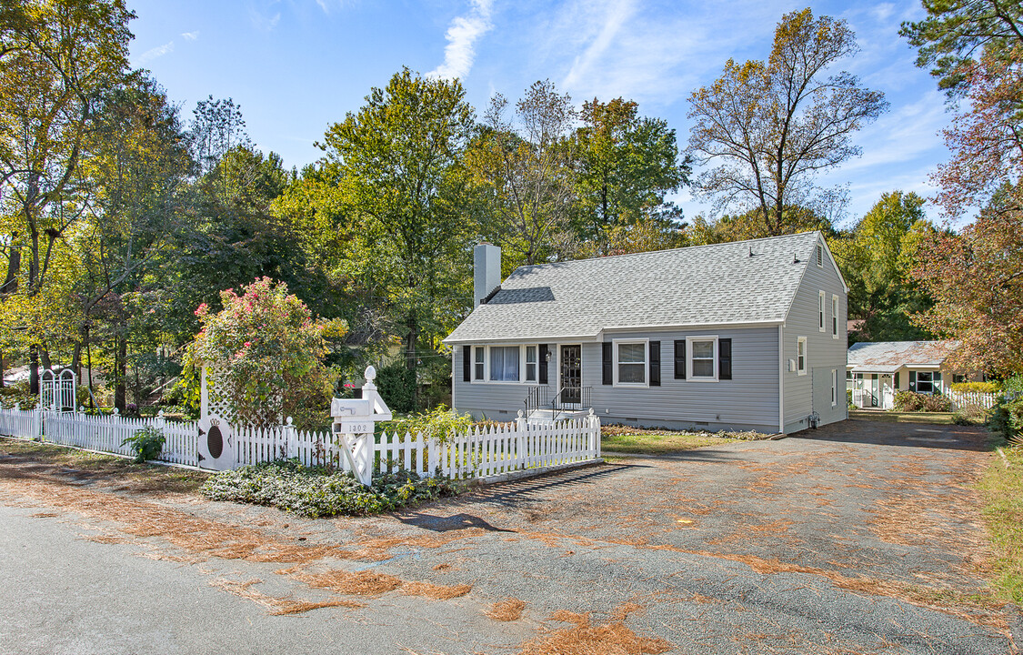 1302 Dinwiddie Ave in Richmond, VA - Building Photo