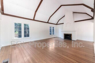 1612 N Genesee Ave in Los Angeles, CA - Building Photo - Building Photo