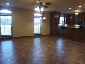 1800 County Road 4817 in Athens, TX - Foto de edificio - Building Photo