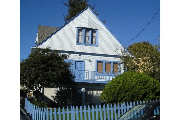 301-305 Macarthur Blvd in Oakland, CA - Building Photo