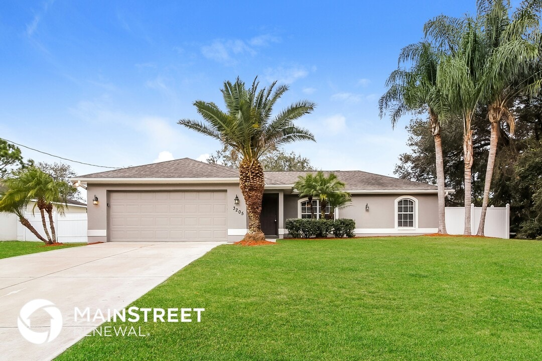 3205 Ginsa Terrace in North Port, FL - Building Photo